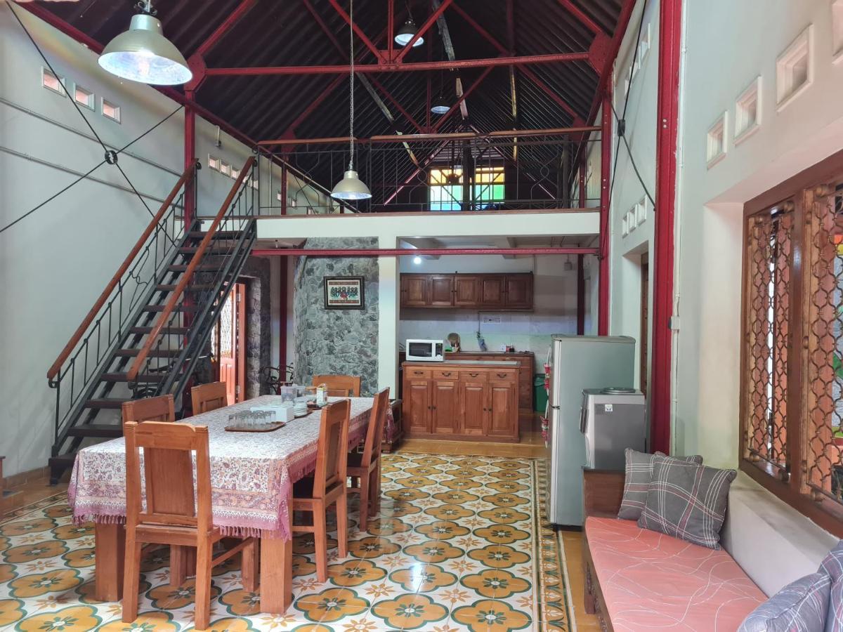 Omah Pitoe Yogya Homestay Yogyakarta Exterior foto