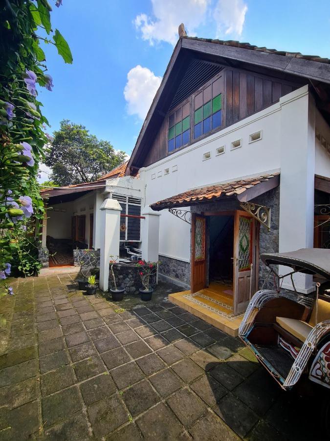 Omah Pitoe Yogya Homestay Yogyakarta Exterior foto