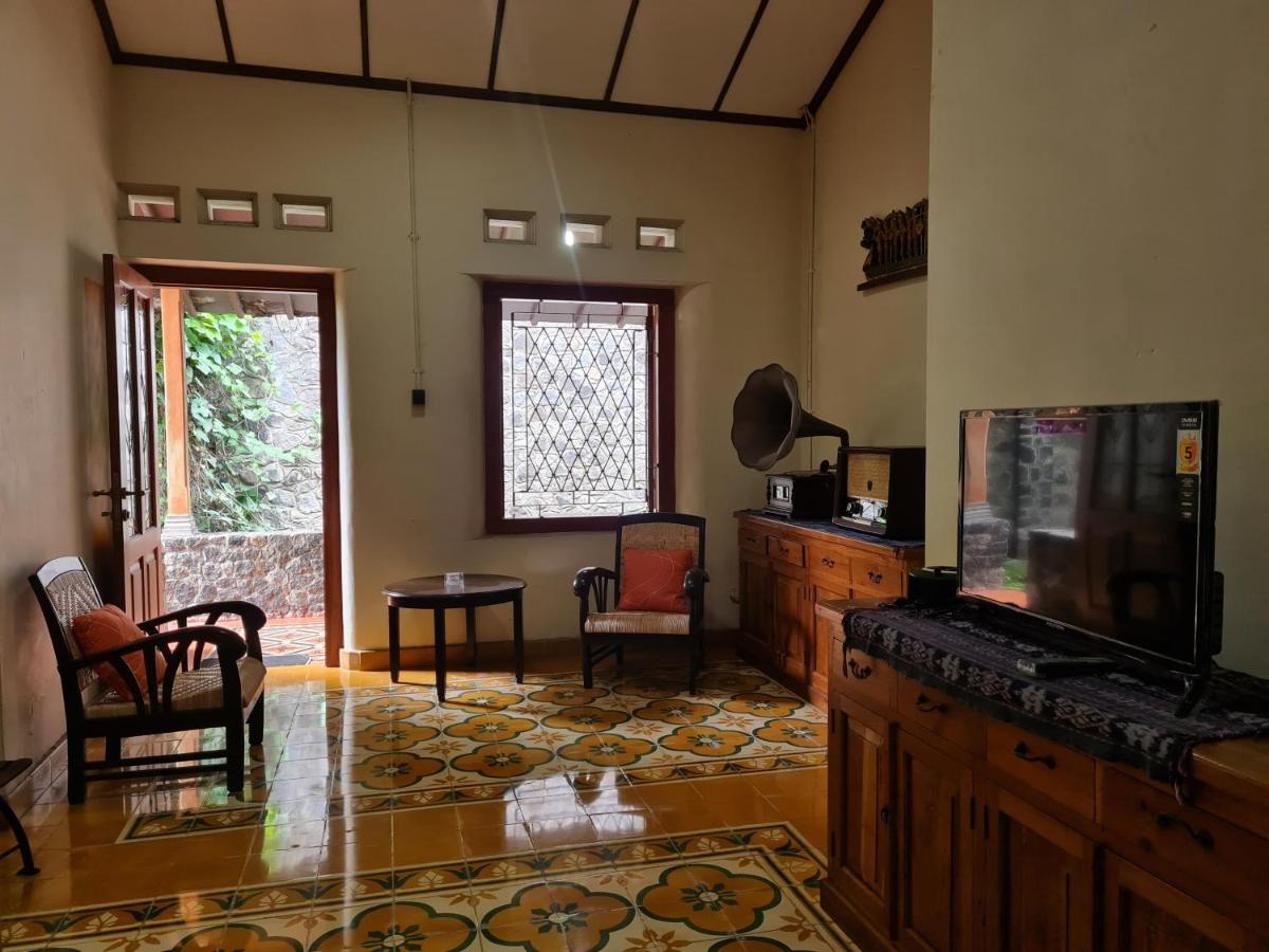 Omah Pitoe Yogya Homestay Yogyakarta Exterior foto