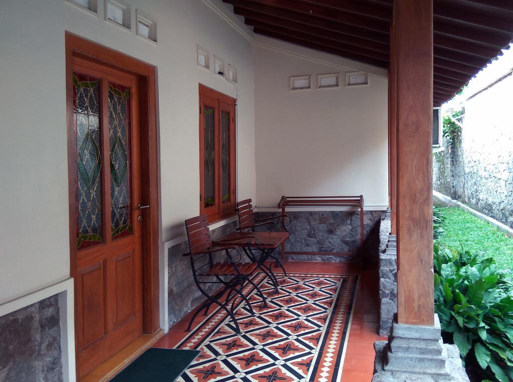 Omah Pitoe Yogya Homestay Yogyakarta Exterior foto