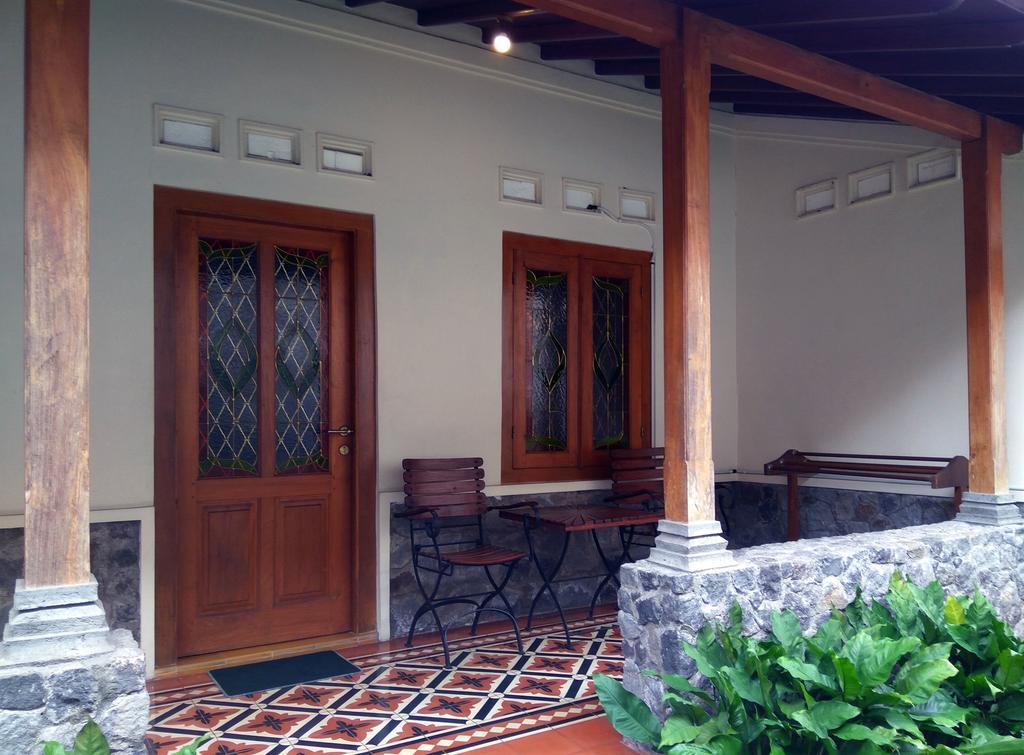 Omah Pitoe Yogya Homestay Yogyakarta Exterior foto