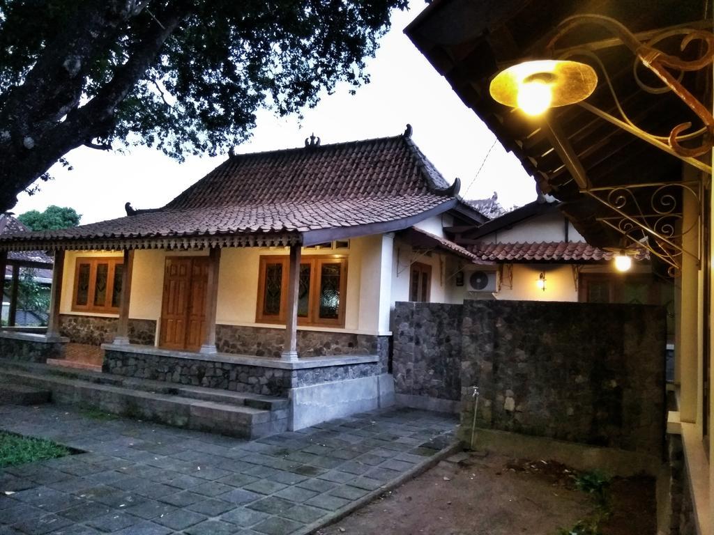 Omah Pitoe Yogya Homestay Yogyakarta Exterior foto