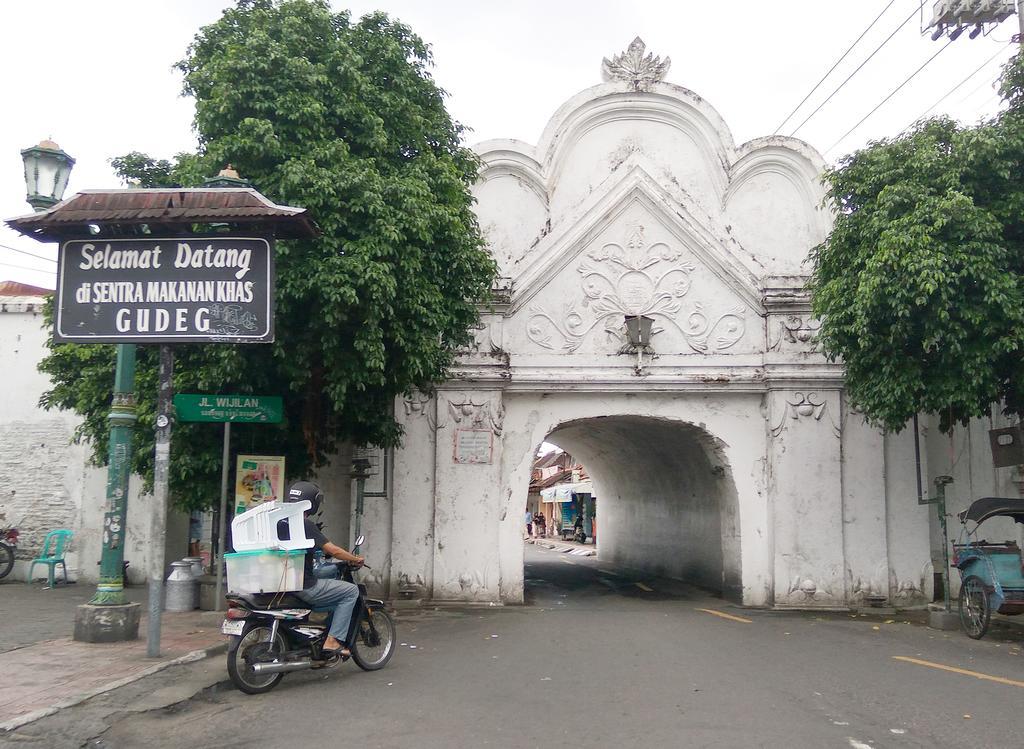 Omah Pitoe Yogya Homestay Yogyakarta Exterior foto