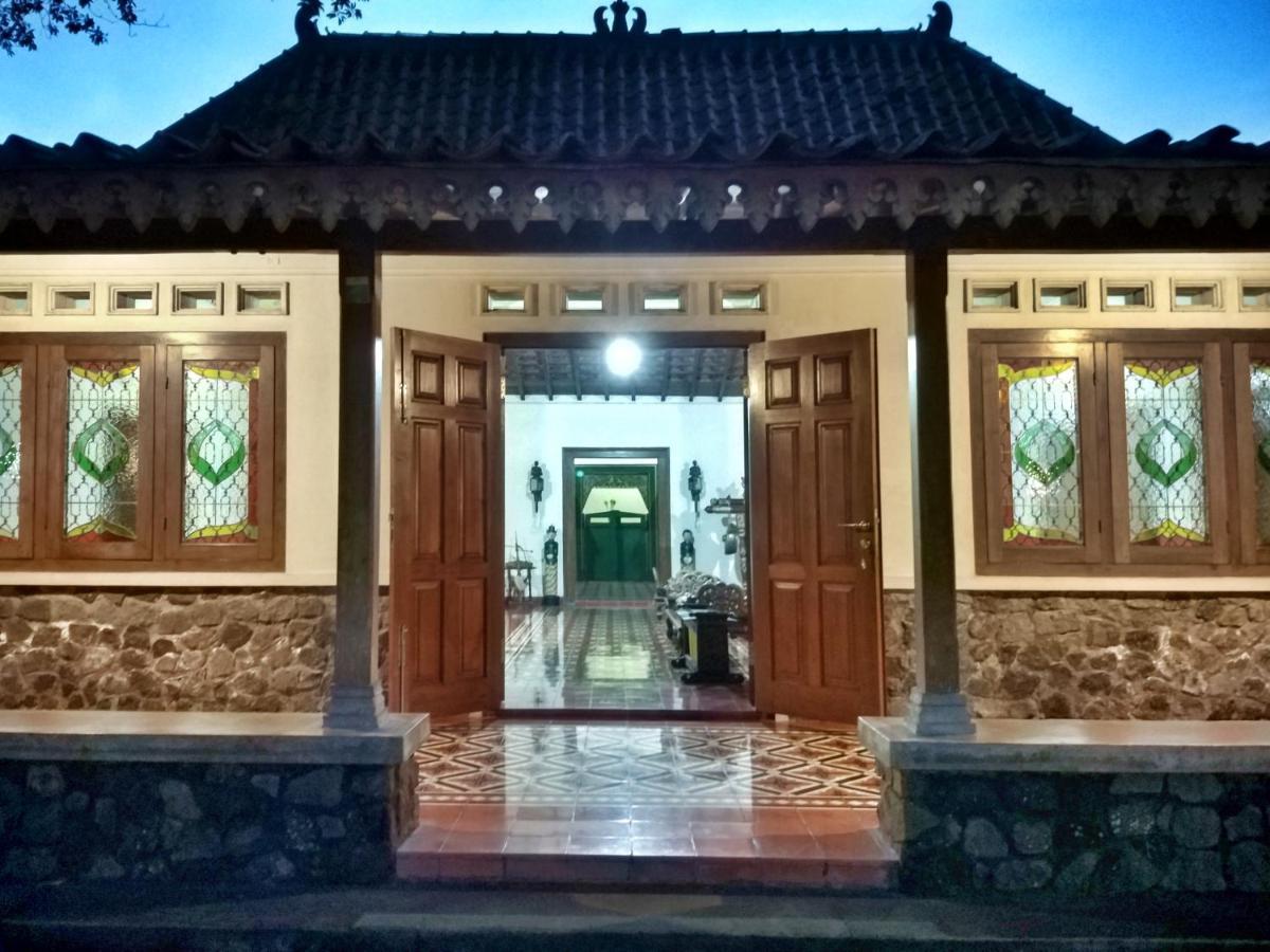 Omah Pitoe Yogya Homestay Yogyakarta Exterior foto